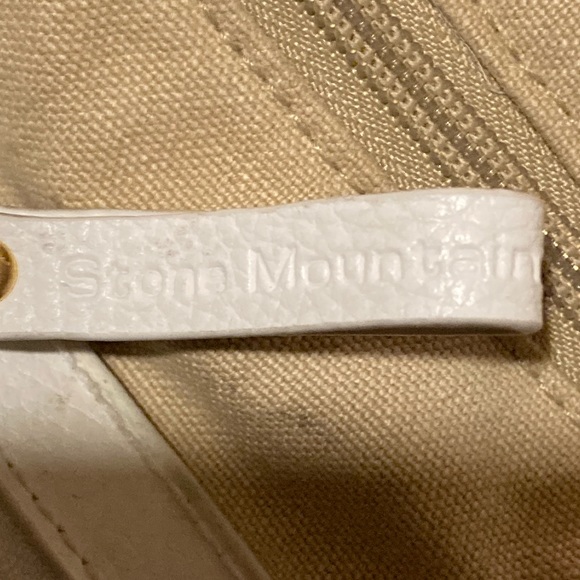 Stone Mountain beige and white shoulder bag - Picture 3 of 11